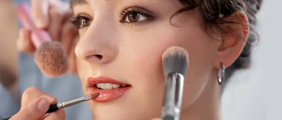 Renkli Lens Kullanırken Makyaj Yapmanın 5 Altın Kuralı